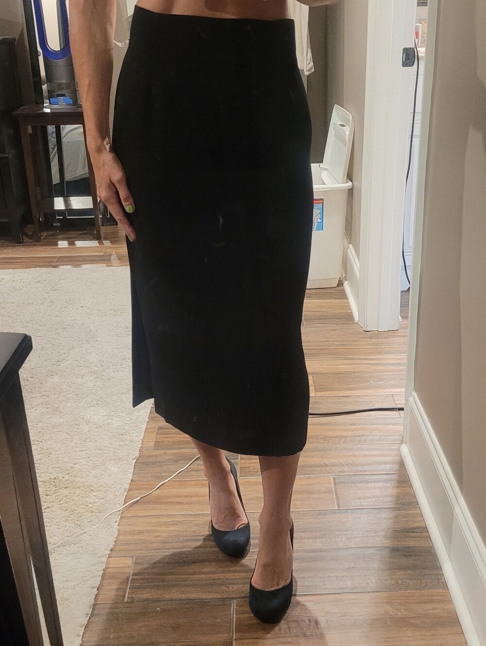 NWT Bloomingdale's Women's Black Midi Pencil Skirt